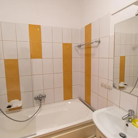 Radu's - Traditional Ultracentral In The Old Town * Брашов