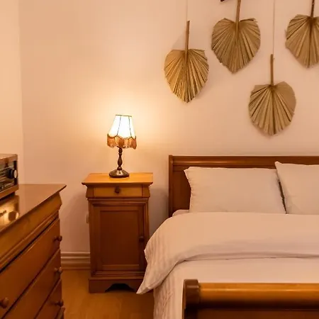 Radu's - Traditional Ultracentral In The Old Town Апартаменты